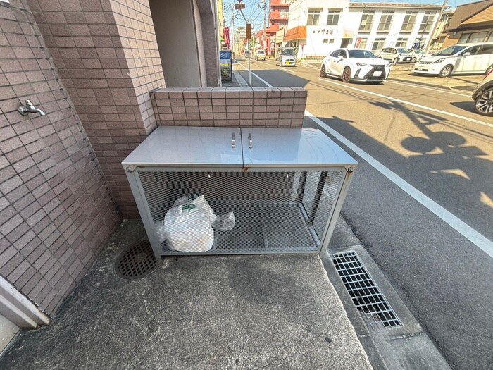 物件外観写真4　(建物設備)