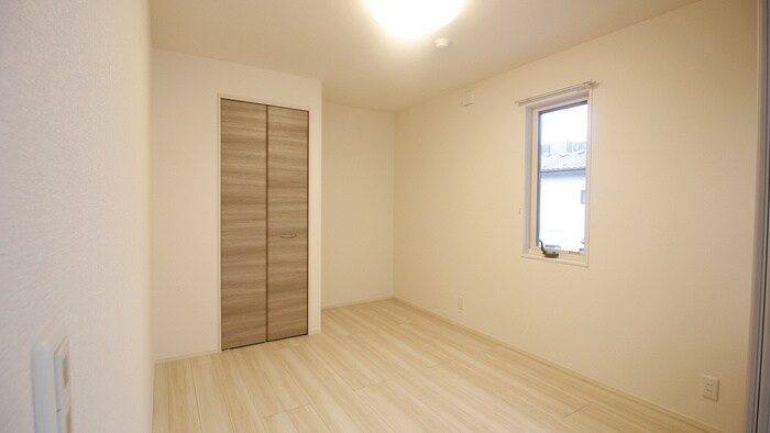 物件内観写真8　(居室)