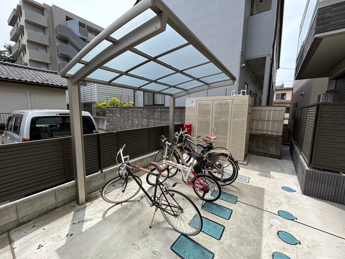 物件外観写真3　(駐輪場)