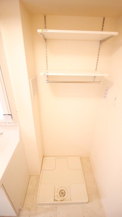 物件内観写真13　(洗濯機置場)