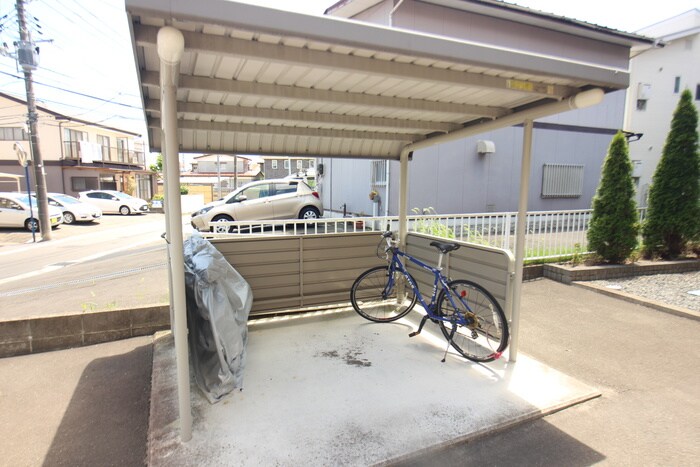 物件外観写真3　(駐輪場)