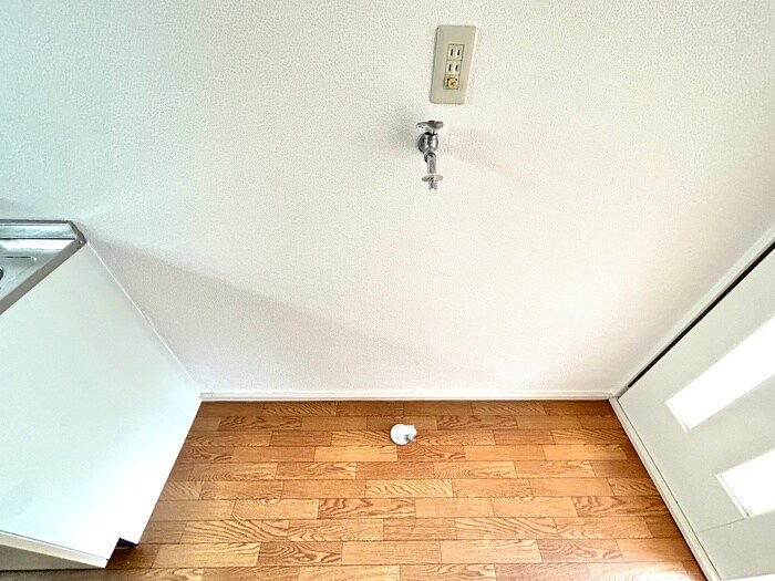 物件内観写真15　(洗濯機置場)