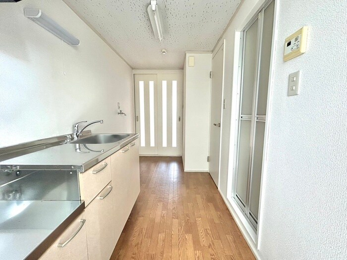 物件内観写真16　(廊下)