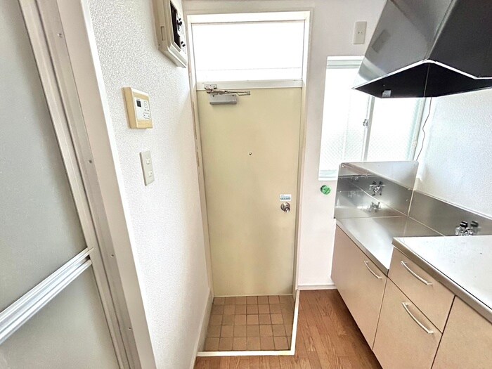 物件内観写真17　(玄関)