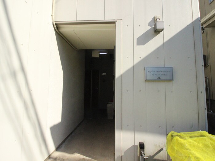 物件外観写真5　(エントランス部分)