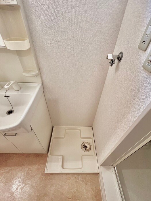 物件内観写真13　(洗濯機置場)