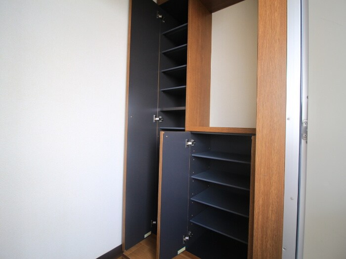 物件内観写真15　(靴箱)