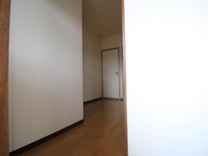 物件内観写真18　(廊下)