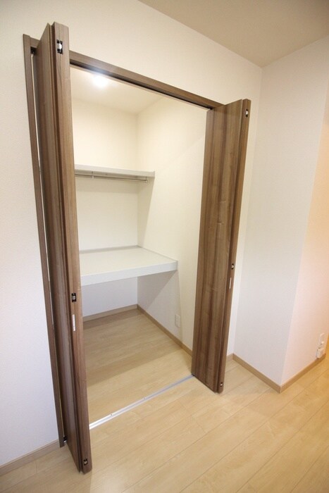 物件内観写真12　(収納)