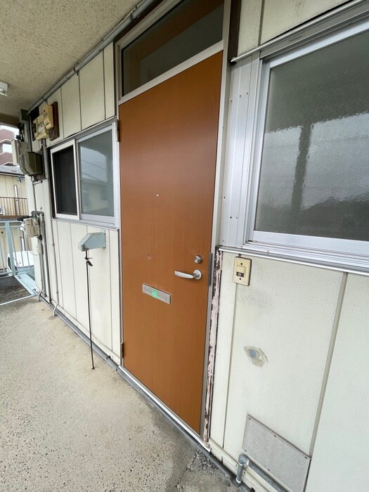 物件外観写真3　(エントランス部分)