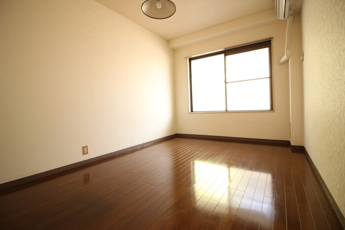 物件内観写真10　(居室)
