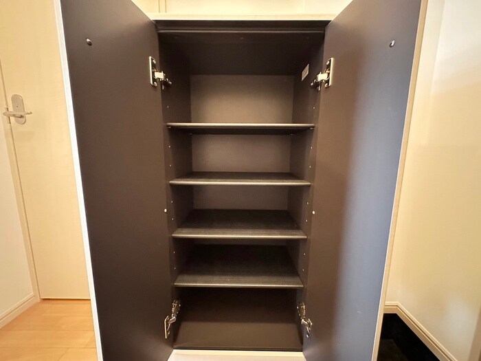 物件内観写真15　(靴箱)