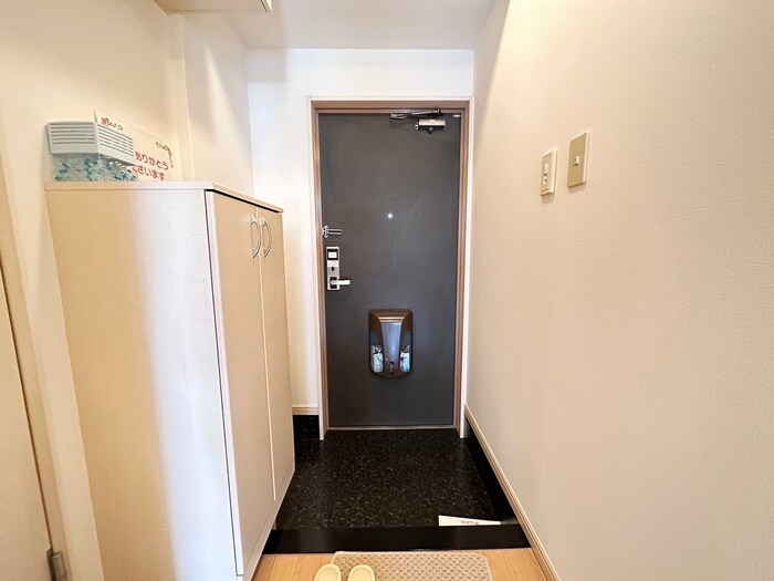物件内観写真16　(玄関)