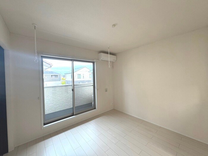 物件内観写真10　(居室)