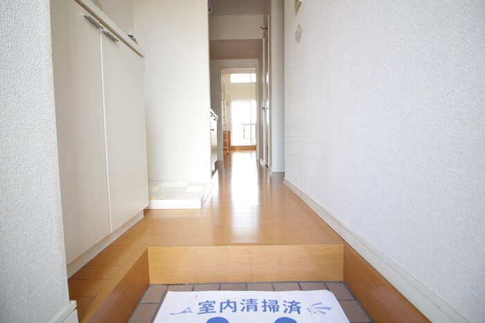 物件内観写真18　(玄関)