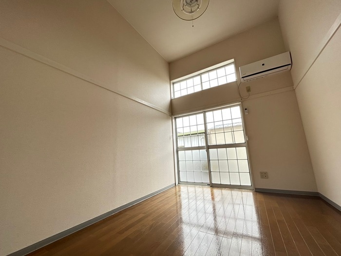 物件内観写真10　(居室)