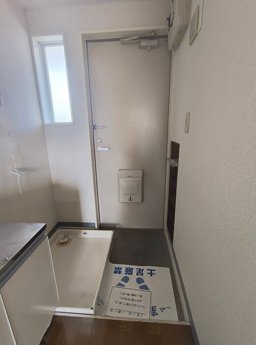 物件内観写真13　(玄関)