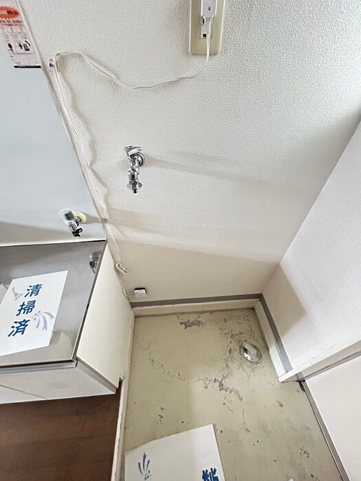 物件内観写真14　(洗濯機置場)