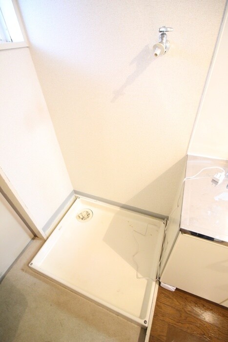 物件内観写真14　(洗濯機置場)