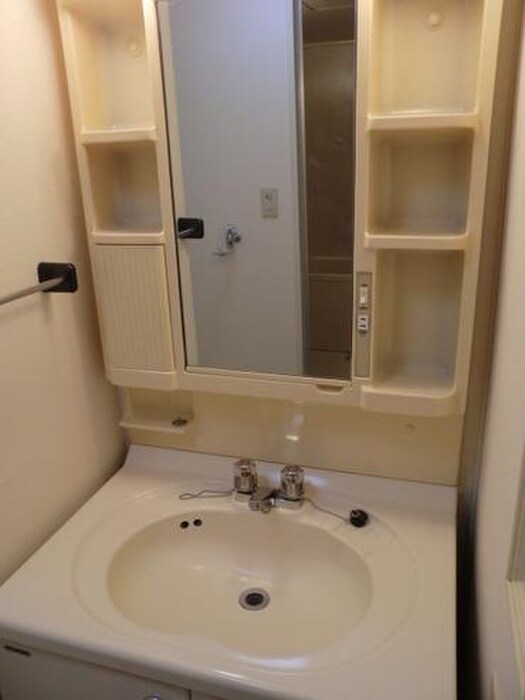 物件内観写真4　(洗面)