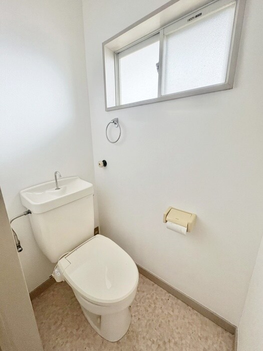 物件内観写真11　(トイレ)