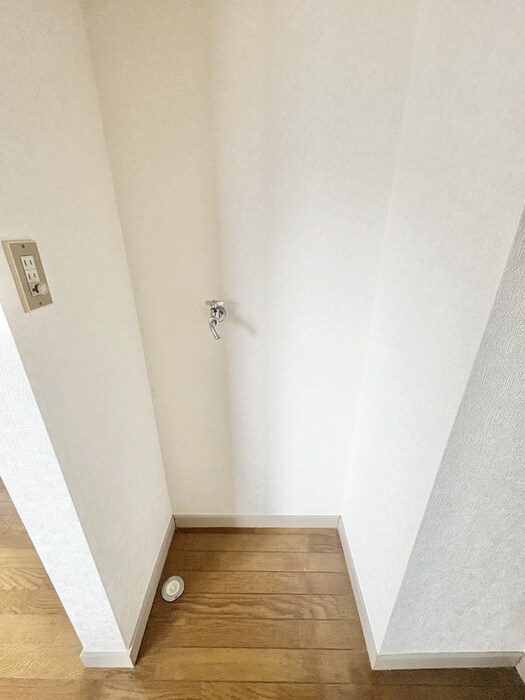 物件内観写真12　(洗濯機置場)