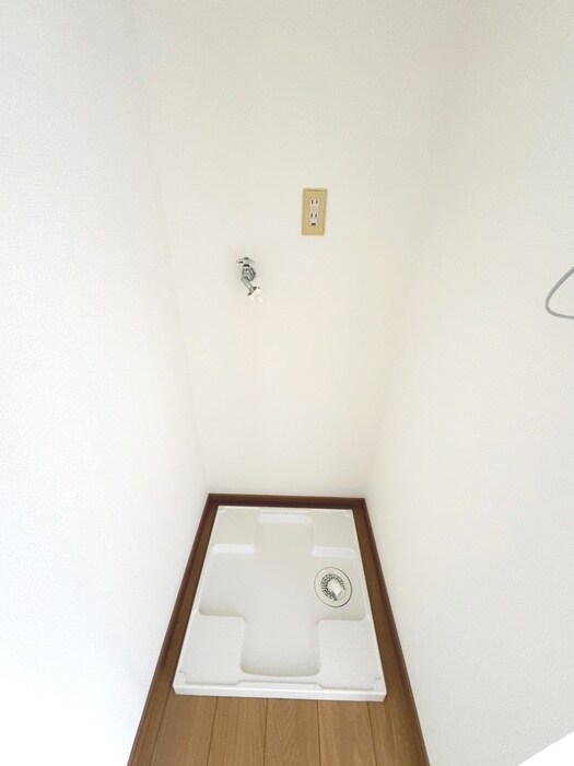 物件内観写真12　(洗濯機置場)