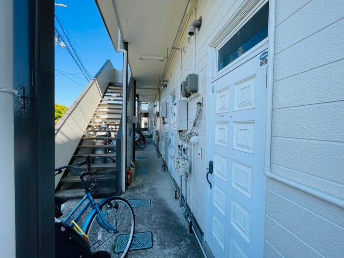 物件外観写真4　(エントランス部分)