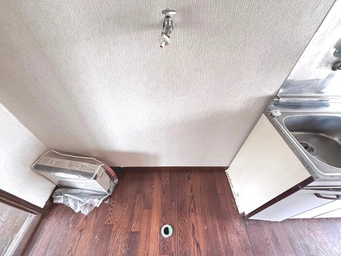 物件内観写真16　(洗濯機置場)