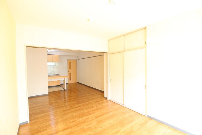 物件内観写真8　(居室)