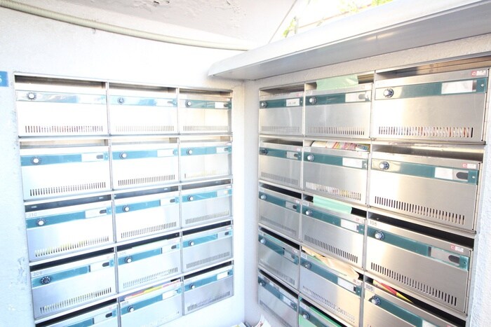 物件外観写真4　(エントランス部分)