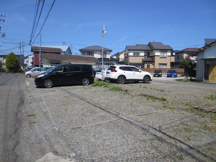 物件外観写真6　(駐車場)