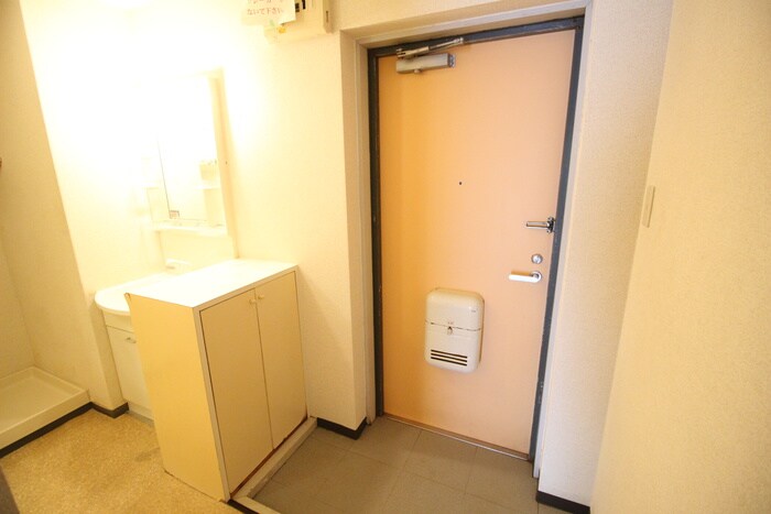 物件内観写真15　(玄関)