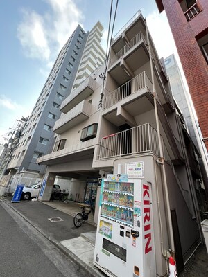 カラーズガーデン仙台東口外観写真
