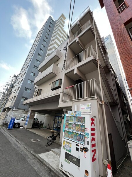 カラーズガーデン仙台東口外観写真