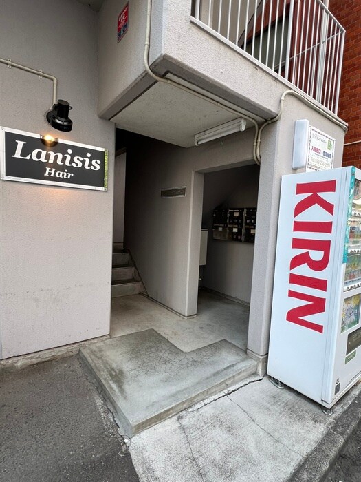 物件外観写真6　(エントランス部分)