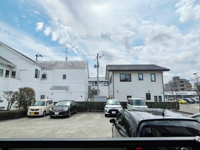 物件内観写真16　(室内からの展望)