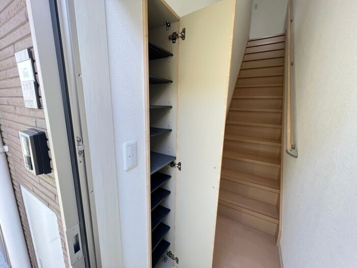 物件内観写真11　(靴箱)