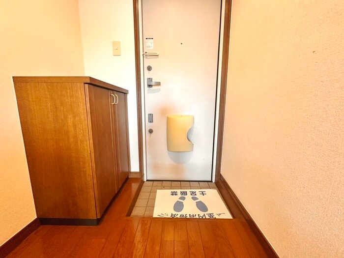 物件内観写真19　(玄関)