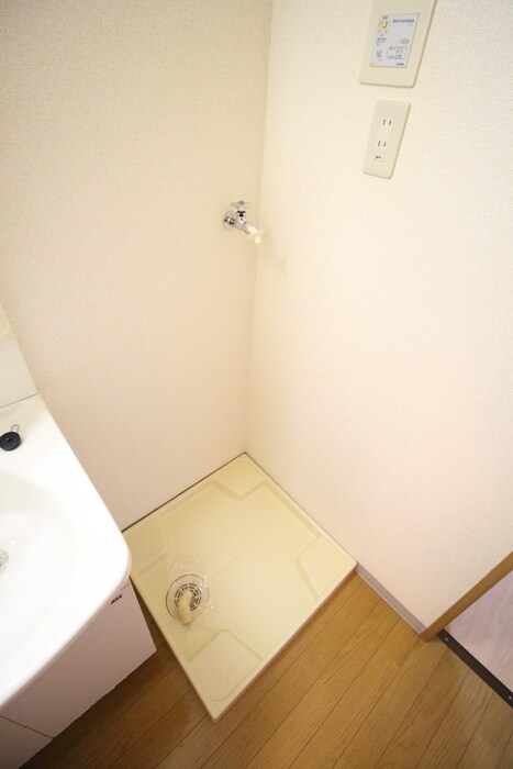 物件内観写真11　(洗濯機置場)