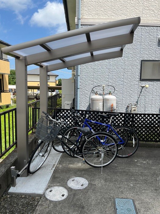 物件外観写真4　(駐輪場)