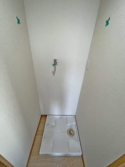 物件内観写真12　(洗濯機置場)