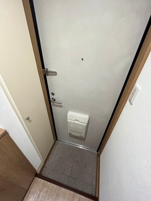 物件内観写真18　(玄関)