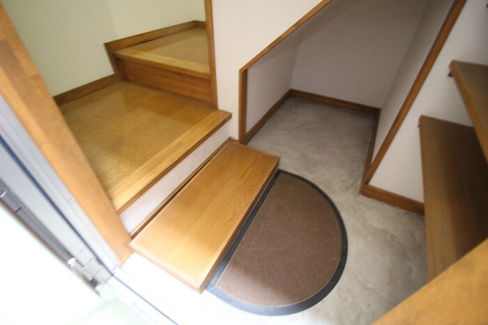 物件内観写真16　(玄関)