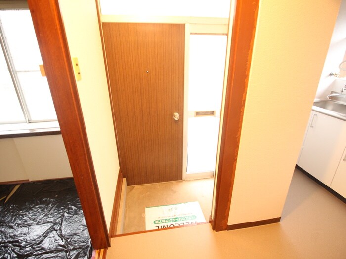 物件内観写真16　(玄関)