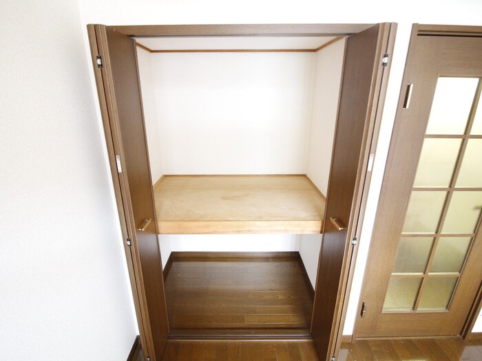 物件内観写真10　(収納)