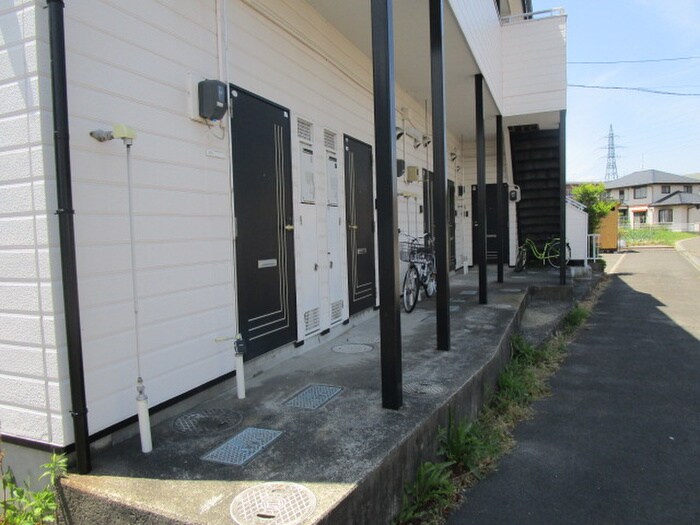 物件外観写真5　(駐輪場)