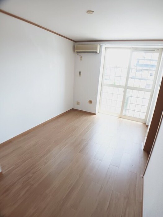 物件内観写真3　(居室)