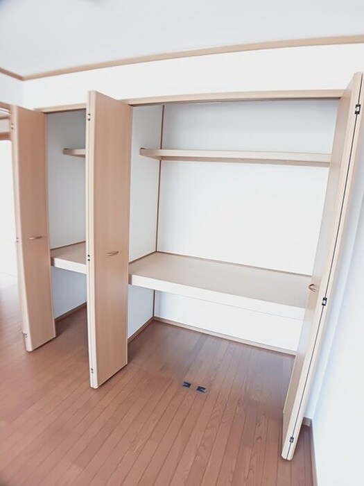 物件内観写真8　(収納)