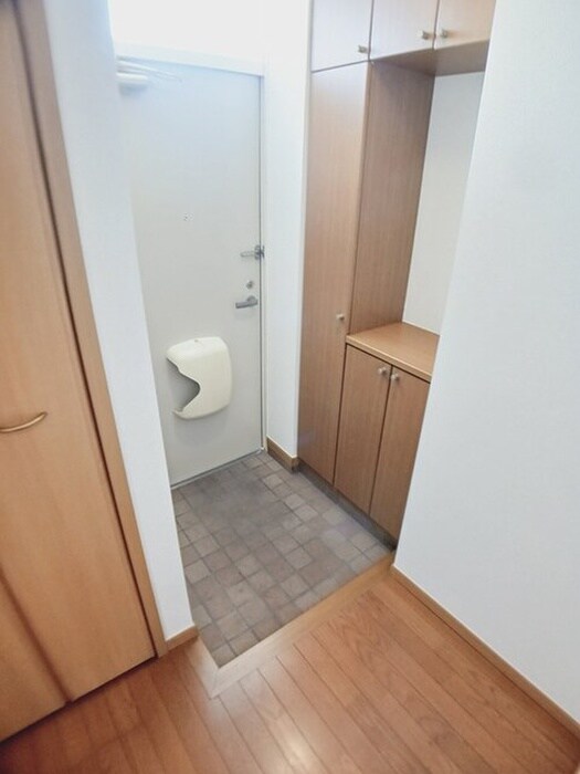 物件内観写真10　(玄関)